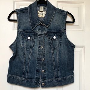 Levi’s denim vest